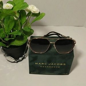 Jessica Simpson sunglasses